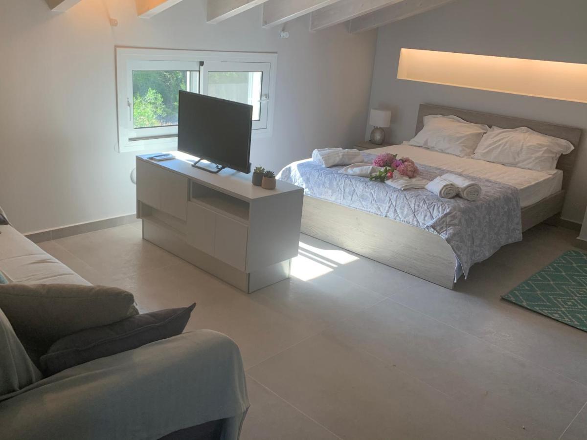 Terpsichore boutique Bright new Sofita studios&appartment Dassia  Extérieur photo
